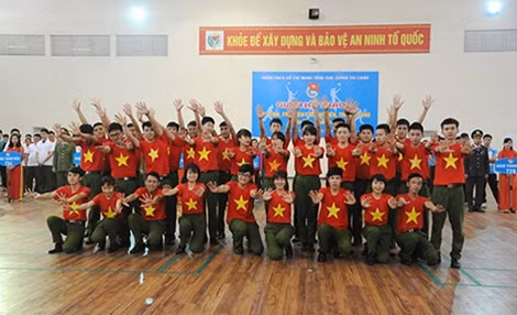 Tiết mục dân vũ chào mừng giải thi đấu.