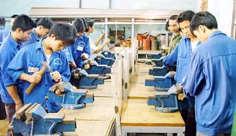 Lao động có nhu cầu đi làm việc ở nước ngoài cần tìm hiểu kỹ thông tin qua các kênh chính thống để tránh bị lừa đảo.