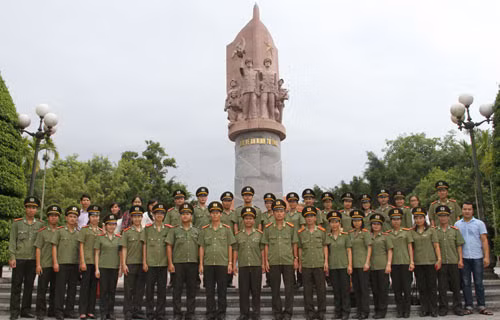 Đoàn cán bộ, chiến sĩ Viện Chiến lược và Khoa học Công an về nguồn tại Khu di tích lịch sử Nha Công an Trung ương Đoàn cán bộ, chiến sĩ Viện Chiến lược và Khoa học Công an về nguồn tại Khu di tích lịch sử Nha Công an Trung ương