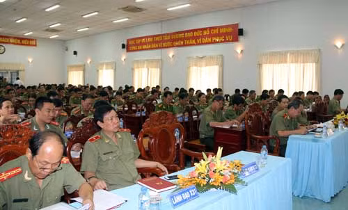 Các đại biểu tham dự hội nghị.