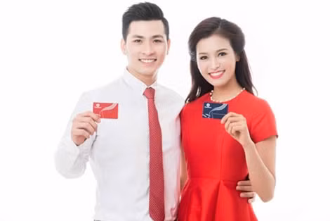 Với Vingroup Card, khách hàng sẽ sở hữu "tấm vé ưu đãi 1 cửa" đẳng cấp tại tất cả các điểm cung cấp sản phẩm, dịch vụ của VinGroup.