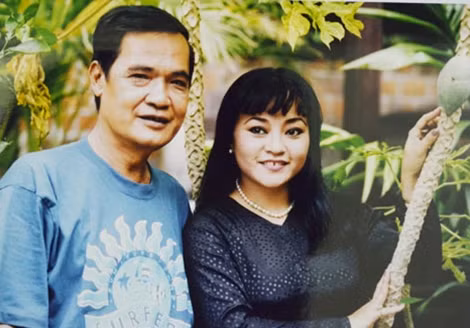 Nhạc sĩ Thanh Sơn với ca sĩ Hương Lan.