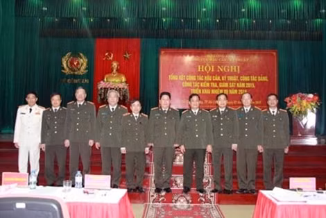 Thứ trưởng Bùi Văn Thành và các đại biểu tại Hội nghị.