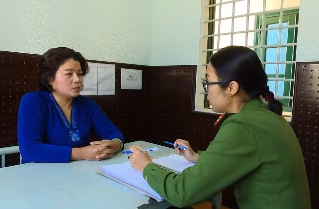 Đối tượng Nguyễn Thị Thúy Hằng làm việc với Công an