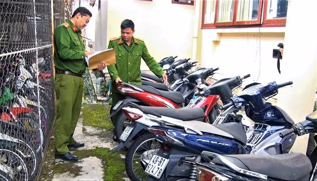 Nhiều phương tiện được sử dụng để đi "cò" đặc sản bị Công an TP Đà Lạt tạm giữ