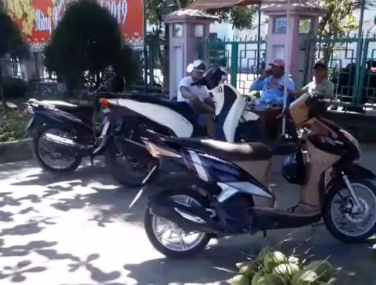 Nhóm đối tượng hành hung phóng viên Nhóm đối tượng hành hung phóng viên