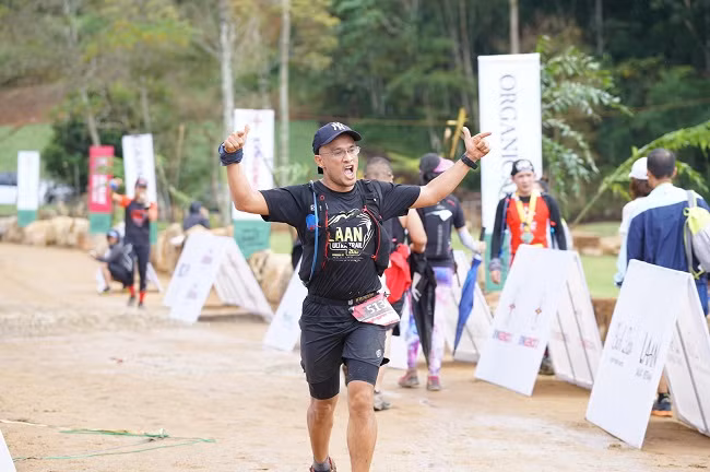 Một VĐV về đích ở chặng đường 55km