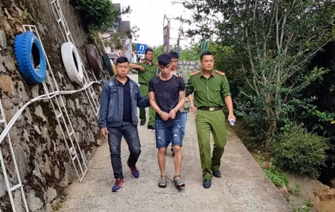 Công an TP Đà Lạt đưa Ngô Văn Minh dựng lại hiện trường vụ án