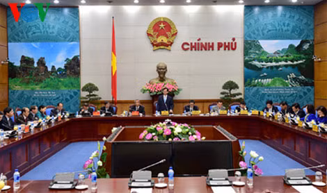 Thủ tướng lưu ý việc trả lương đúng hạn cho công nhân.