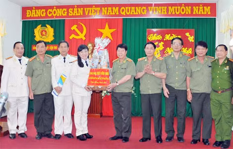 Thượng tướng Bùi Văn Nam chỉ đạo công tác tại Cảnh sát PCCC Cần Thơ.
