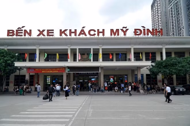 Tuy nhiên tại bến xe Mỹ Đình lượng khách đến hôm nay lại có phần thưa thớt.