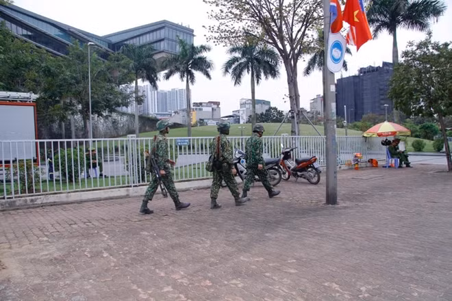Trước ngày diễn ra Hội nghị thượng đỉnh Mỹ - Triều lần thứ 2 được tổ chức tại Hà Nội, lực lượng chức năng tiếp tục duy trì các tổ công tác bảo vệ khu vực Khách sạn JW Marriott.