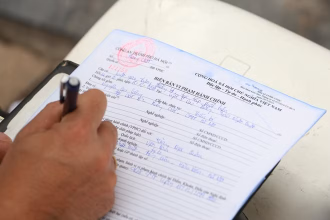 Lực lượng CSGT tập trung tuần tra, kiểm soát, xử lý các hành vi vi phạm.