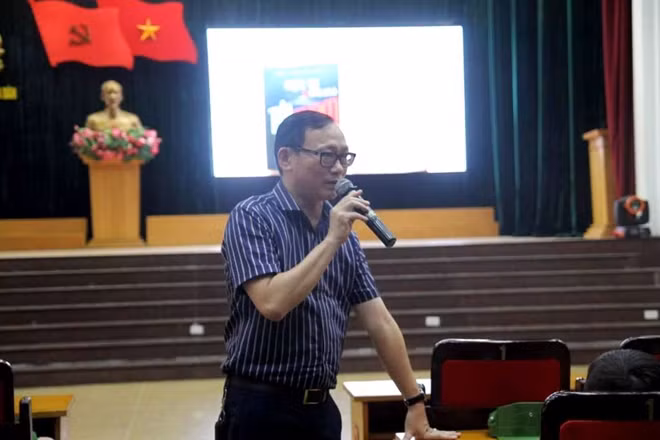 Trung tá Đào Trung Hiếu, Chuyên gia Tội phạm học, Bộ Công an giải đáp các câu hỏi được đặt ra từ các bạn chiến sĩ nhí
