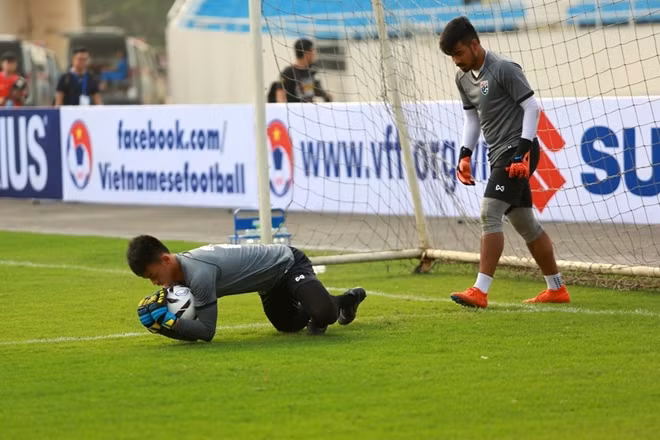 Buổi tập của U23 Thái Lan diễn ra trong không khí rất vui vẻ, cởi mở.