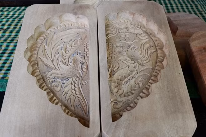 Họa tiết của khuôn càng tỉ mỉ càng đỏi hỏi tay nghề của thợ làm khuôn phải cao mới chế tạo được.