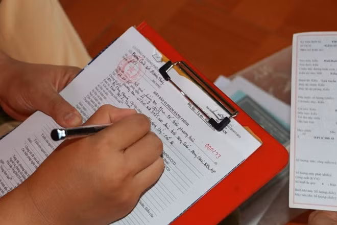 Trong quá trình kiểm tra, phát hiện các vi phạm hành chính khác, lực lượng kiểm tra tiến hành lập biên bản vi phạm hành chính để xử lý hoặc đề xuất xử lý theo quy định.