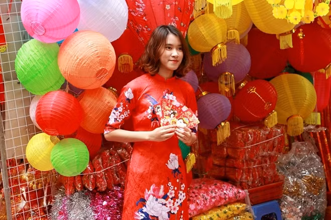 Không ít các cô gái cũng chọn nơi đây để thực hiện một bộ ảnh "chào xuân"