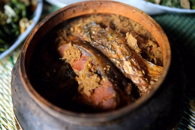 Cá thành phẩm phải đảm bảo nhừ hết xương, gia vị thấm đều, thịt cá chắc, thơm ngon và không còn nước.