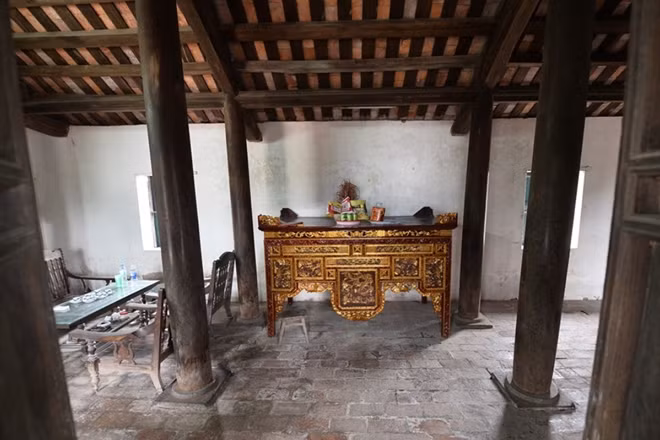 Trải qua “thăng trầm” của lịch sử đến nay ngôi nhà được coi như “báu vật” của làng Vũ Đại.