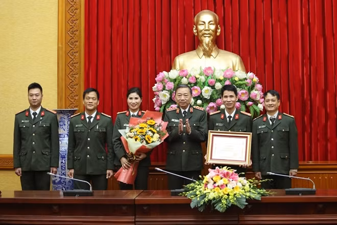Bộ trưởng Bộ Công an tặng bằng khen cán bộ Trung tâm Thể thao CAND.