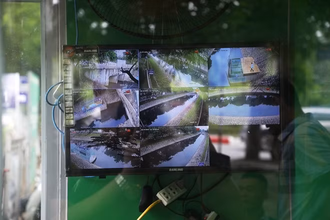 Theo quan sát của PV, tại khu vực này được lắp đặt khoảng 6 đến 8 camera theo dõi quanh khu vực để đảm bảo an ninh quanh khu vực thí điểm.