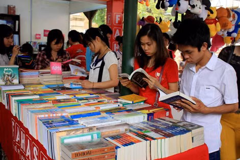 Rất nhiều bạn trẻ yêu sách đã không bỏ lỡ cơ hội đến với Hội sách đặc biệt lần này.