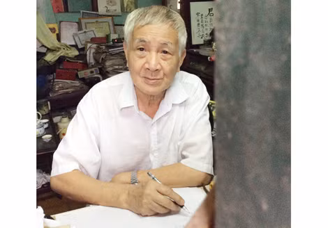 Nhà thơ Ngô Văn Phú. Nhà thơ Ngô Văn Phú.