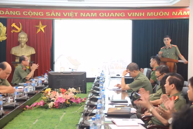 Đại úy Phạm Mạnh Tường, Chủ tịch Công đoàn Tổng cục Chính trị CAND phát biểu.