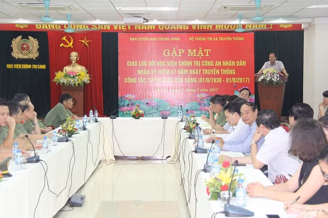 Quang cảnh buổi gặp mặt.