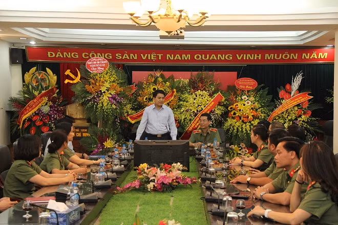 Chủ tịch UBND thành phố Hà Nội Nguyễn Đức Chung phát biểu chúc mừng Báo CAND.