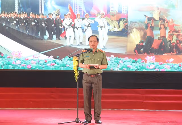Thứ trưởng Nguyễn Văn Thành phát biểu tại buổi lễ.