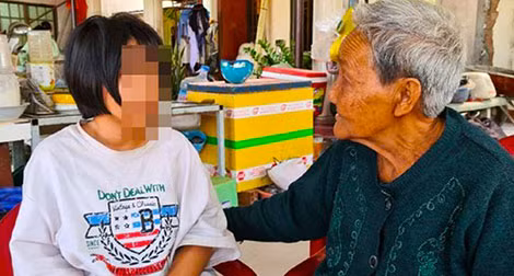 Cháu V không thể hiểu vì sao mình là nạn nhân của vụ TNGT mà lại bị đánh.