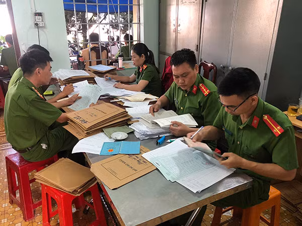CBCS được tăng cường tích cực hỗ trợ lực lượng Công an cơ sở đẩy nhanh tiến độ thực hiện Dự án cơ sở dữ liệu quốc gia về dân cư.