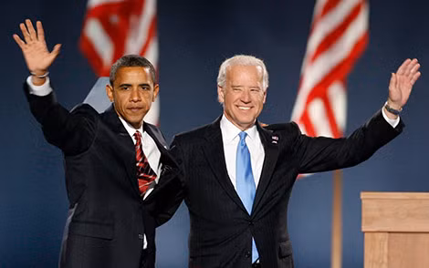 Là phó tướng dưới thời ông Barack Obama trong 8 năm liền, ông Biden (bên phải) được đánh giá là có nhiều quan điểm về chính sách tương đồng với ông Obama.