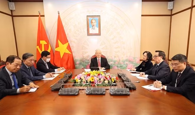 Tổng Bí thư, Chủ tịch nước Nguyễn Phú Trọng điện đàm với Bí thư Thứ nhất Ban chấp hành Trung ương Đảng Cộng sản Cuba Raul Castro Ruz. Ảnh: TTXVN.