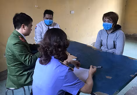 Đối tượng Nguyễn Thị Ánh Tuyết khai nhận hành vi phạm tội tại cơ quan Công an.