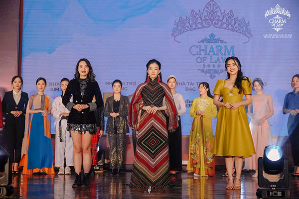 TOP 3 Miss Tài năng.