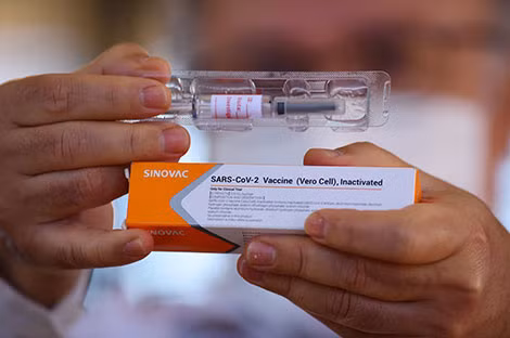 Một loại vaccine phòng COVID-19 của Sinovac đang trong quá trình thử nghiệm giai đoạn 3. Một loại vaccine phòng COVID-19 của Sinovac đang trong quá trình thử nghiệm giai đoạn 3.