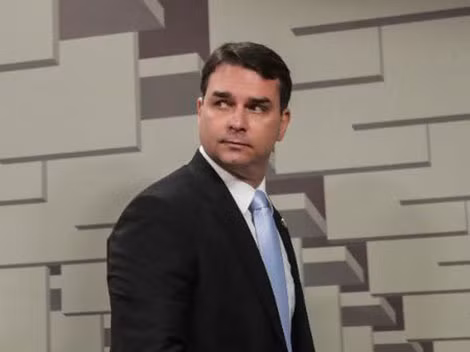 Thượng nghị sĩ Flávio Bolsonaro.