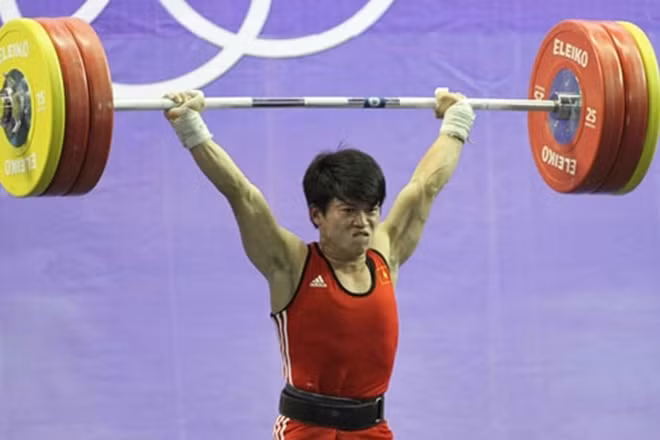 Đô cử Trần Lê Quốc Toàn được đôn lên giành HCĐ hạng 56kg ở Olympic 2012 do đối thủ xếp trên bị phát hiện sử dụng doping.