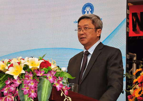 Thứ trưởng Bộ Y tế Nguyễn Trường Sơn phát biểu tại Hội thảo.