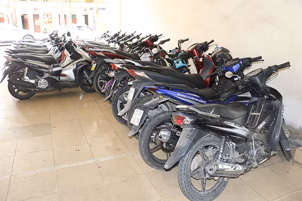 30 xe máy mấy trộm được Công an thành phố Vinh thu hồi.