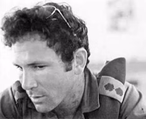 Trung tá Yonatan Netanyahu, người chỉ huy nhóm biệt kích Sayeret Matkal giải cứu con tin.