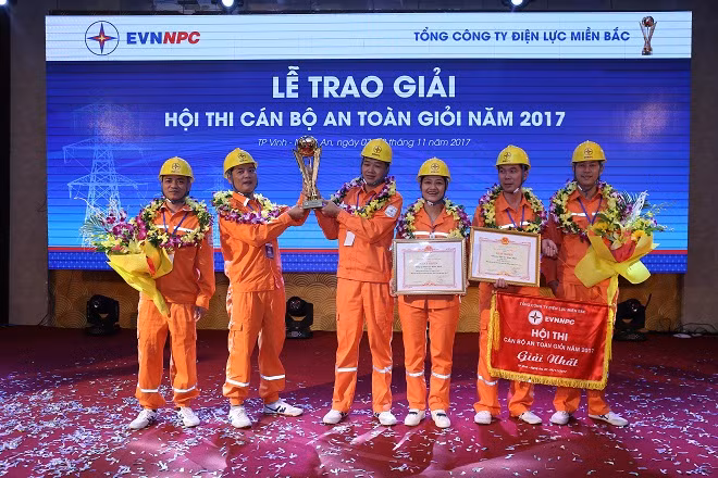 Công ty Điện lực Nam Định đoạt giải nhất giải tập thể của hội thi.