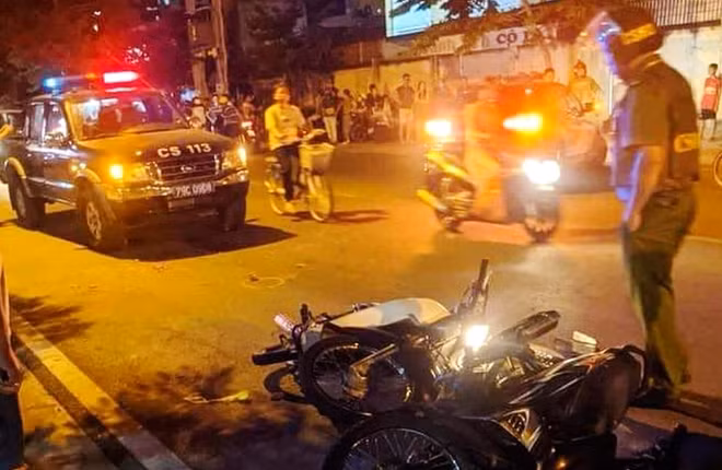 Cảnh sát 113 Công an tỉnh Khánh Hòa đến hiện trường. Ảnh: Người dân cung cấp
