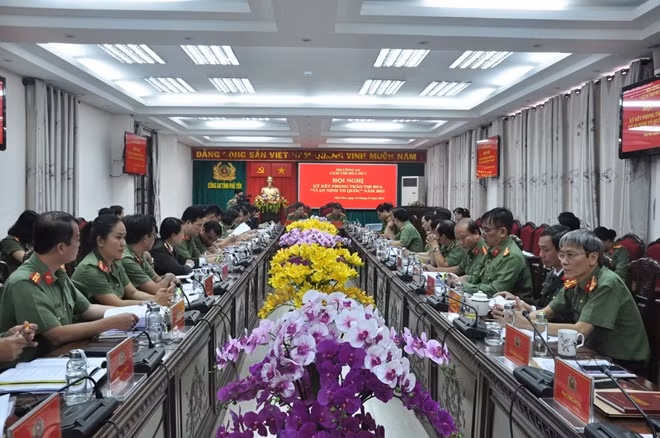 Quang cảnh hội nghị
