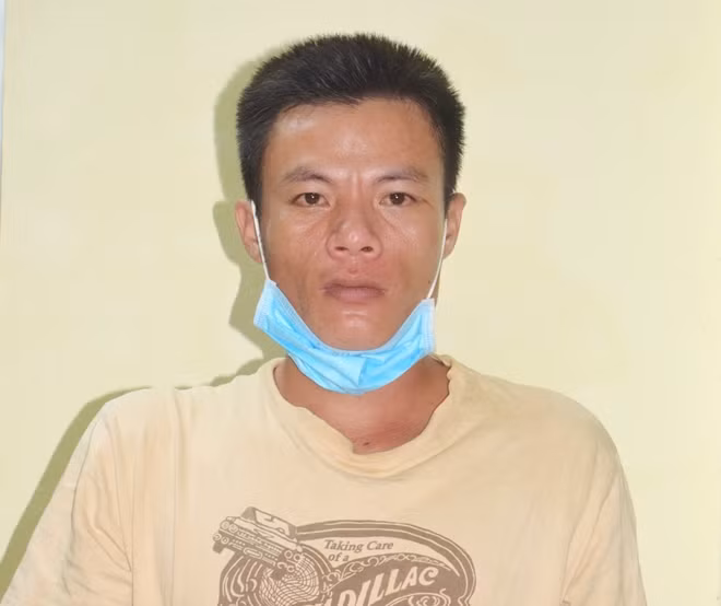 Đối tượng Nguyễn Tấn Thạch sau khi bị tạm giữ hình sự