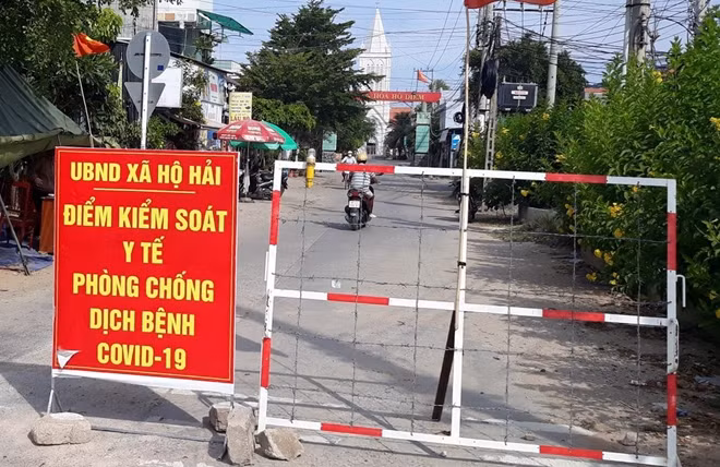 Một chốt kiểm soát dịch bệnh COVID-19 ở xã Hộ Hải, huyện Ninh Hải (Ninh Thuận). Ảnh : T.N