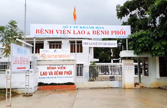 Thêm hai Bệnh viện dã chiến được thành lập tại Bệnh viện Da liễu, Bệnh viên Lao và bệnh Phổi tỉnh Khánh Hòa.